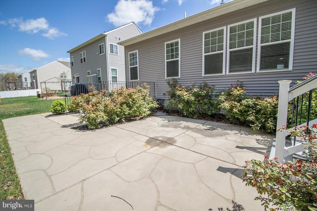 23531 LILLIFLORA DRIVE