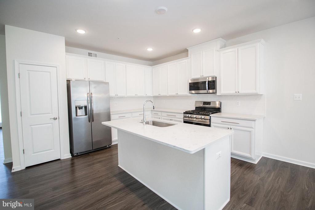 23531 LILLIFLORA DRIVE