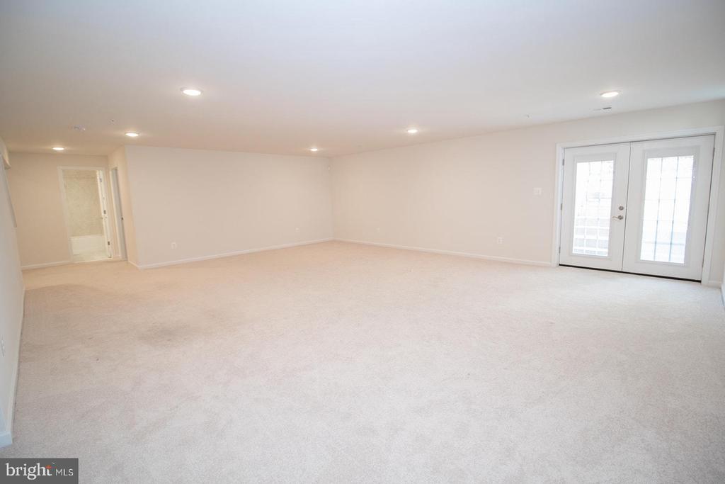 23531 LILLIFLORA DRIVE