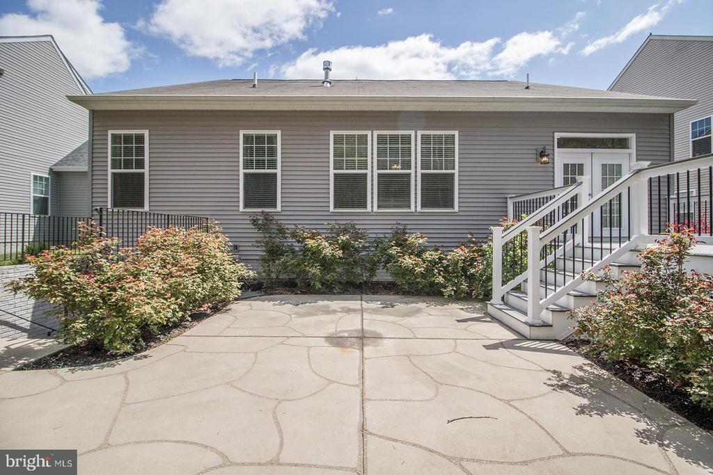 23531 LILLIFLORA DRIVE