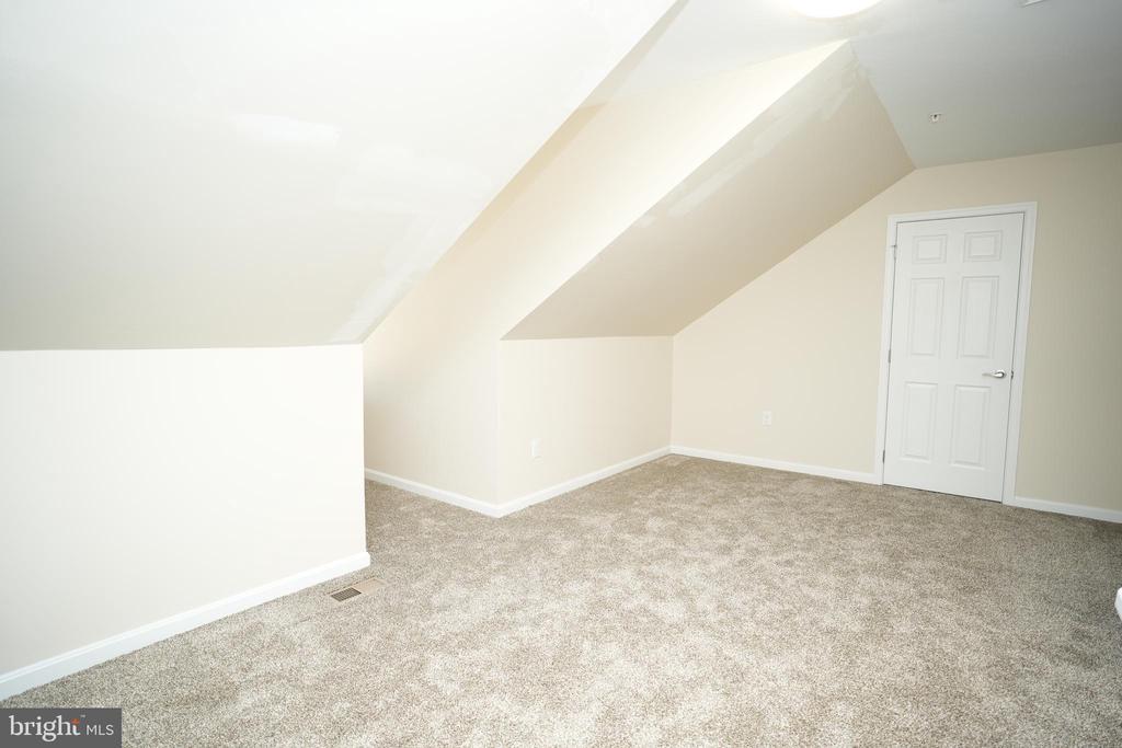 44138 OUTRIGGER WAY