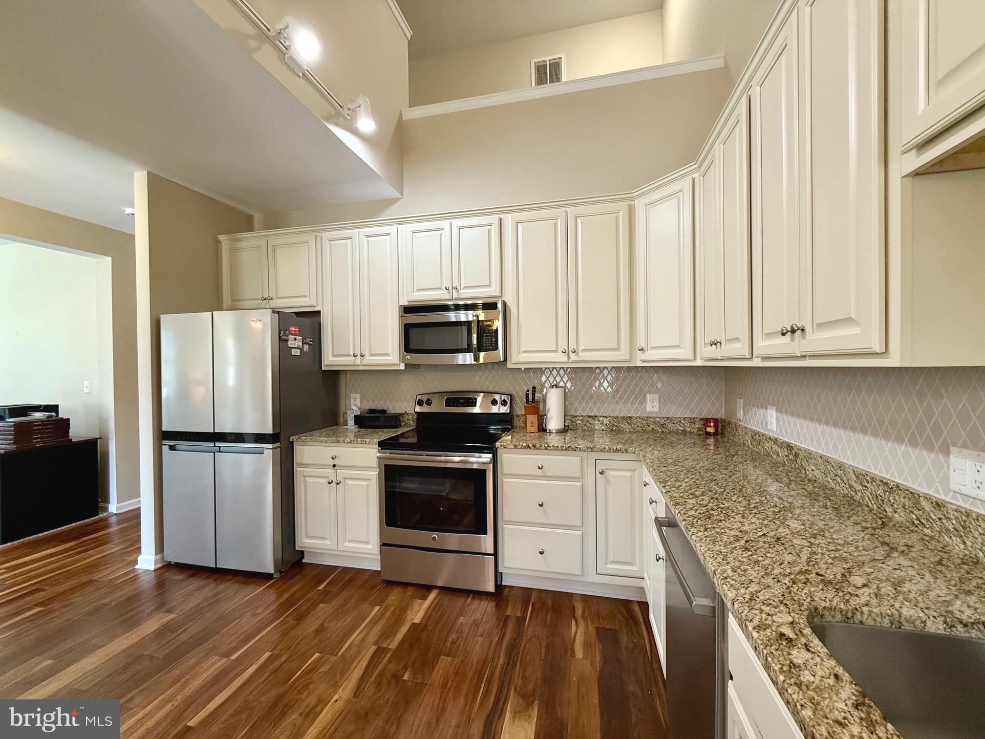 44138 OUTRIGGER WAY