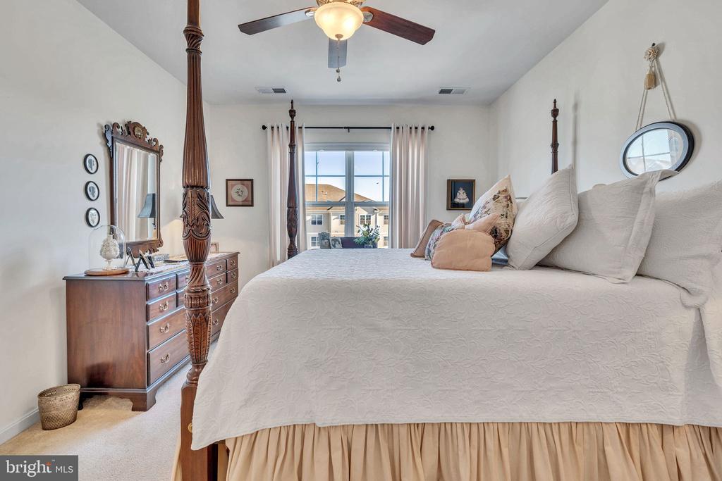 23560 F D R BOULEVARD Unit: 401