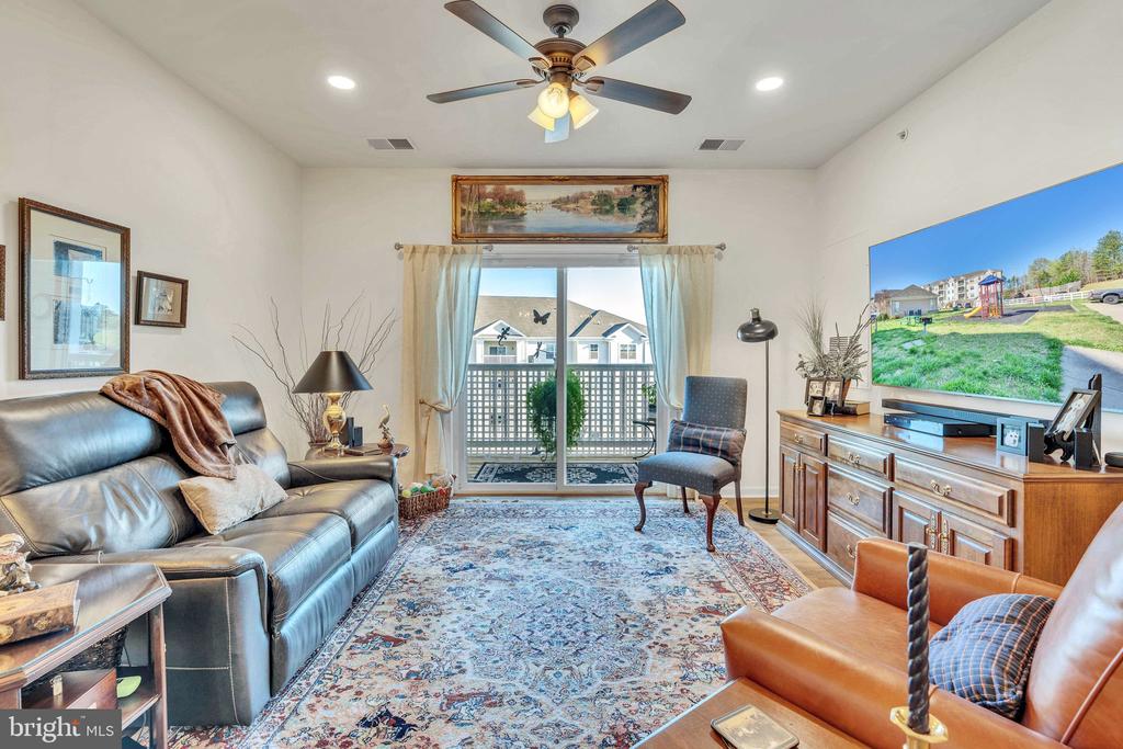 23560 F D R BOULEVARD Unit: 401