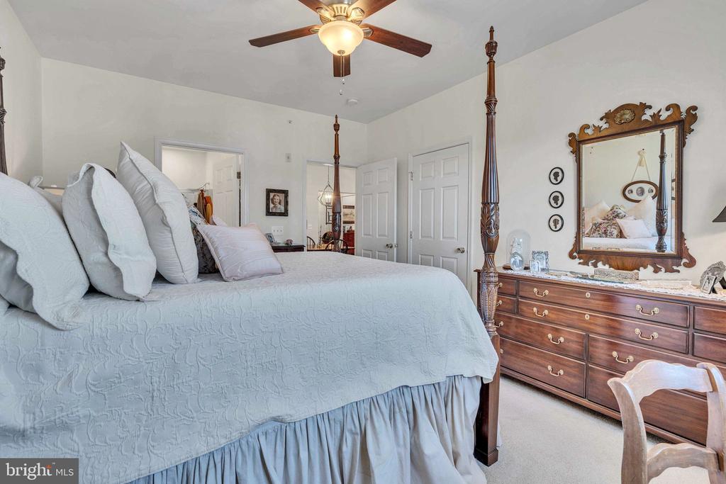 23560 F D R BOULEVARD Unit: 401
