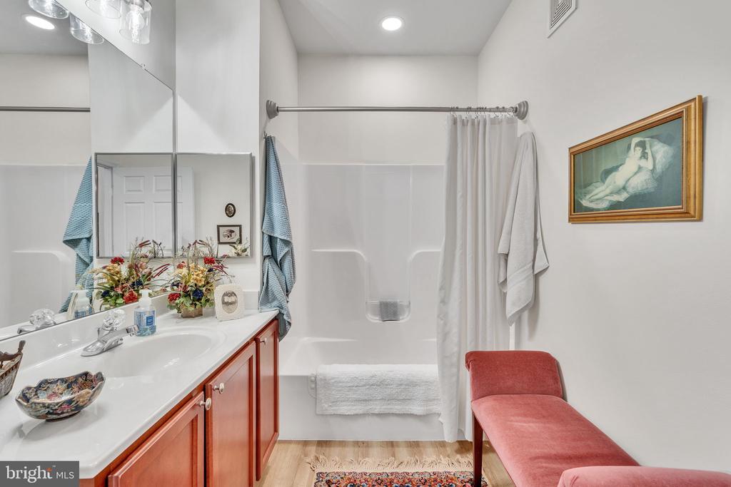 23560 F D R BOULEVARD Unit: 401