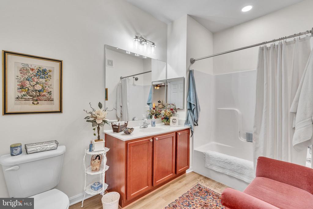 23560 F D R BOULEVARD Unit: 401