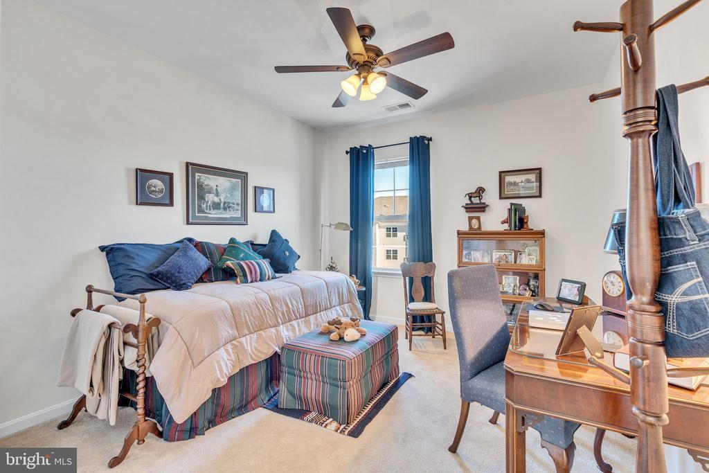 23560 F D R BOULEVARD Unit: 401