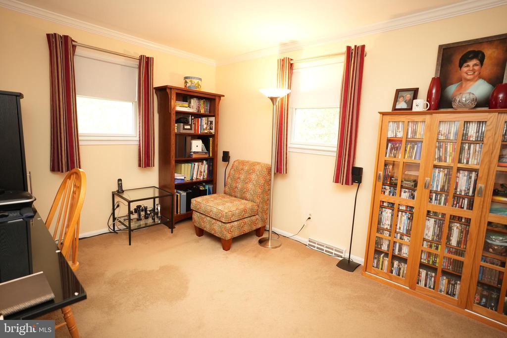 39637 WALNUT CIRCLE