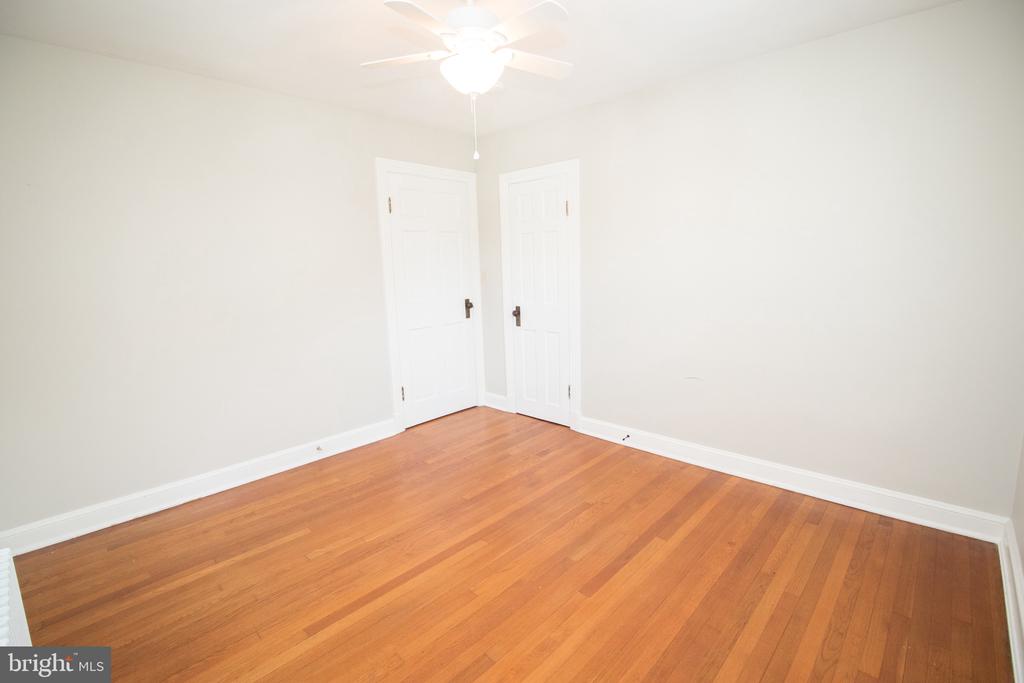 23075 HOLLYWOOD ROAD