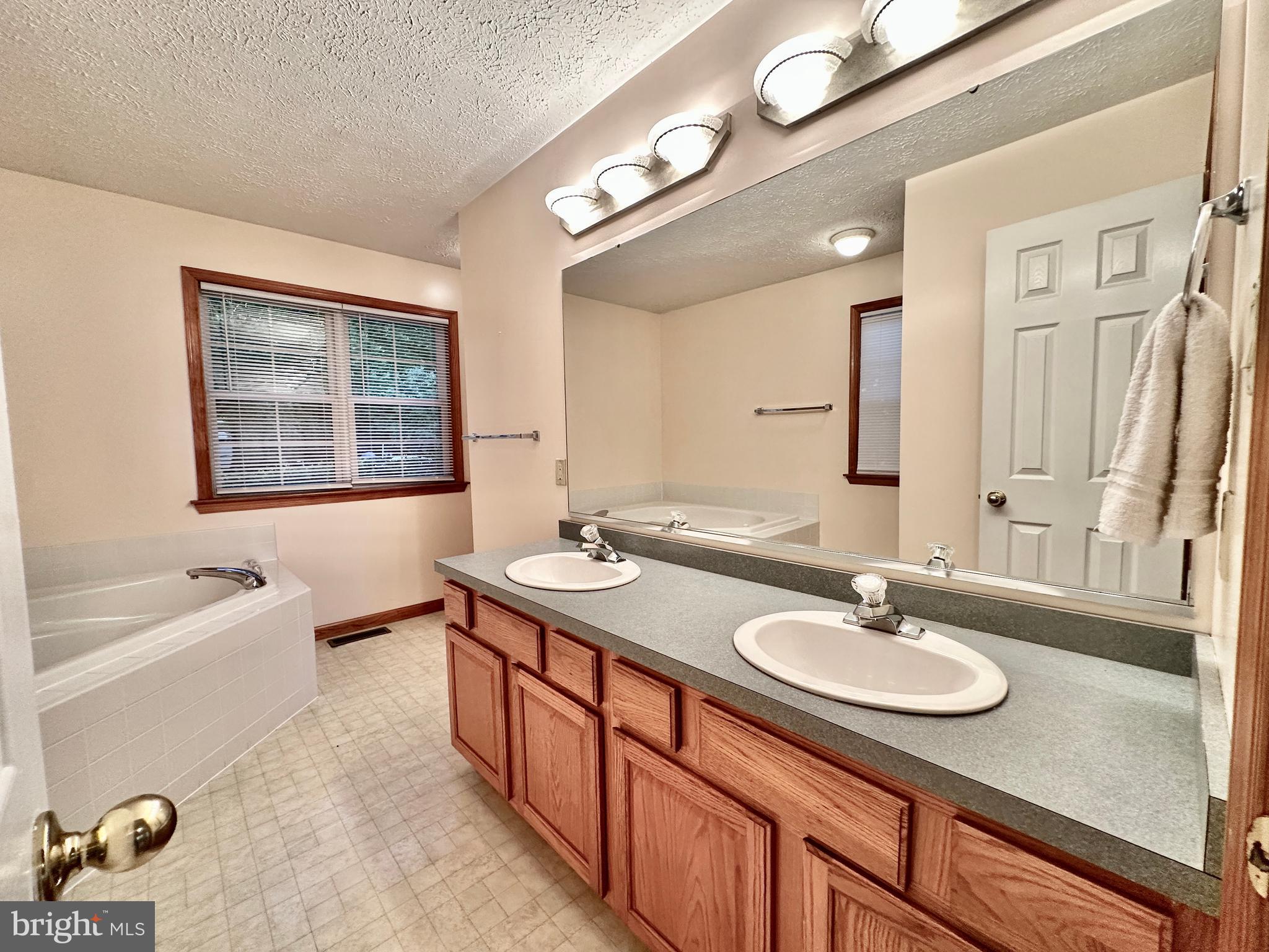 35395 ARMY NAVY DRIVE