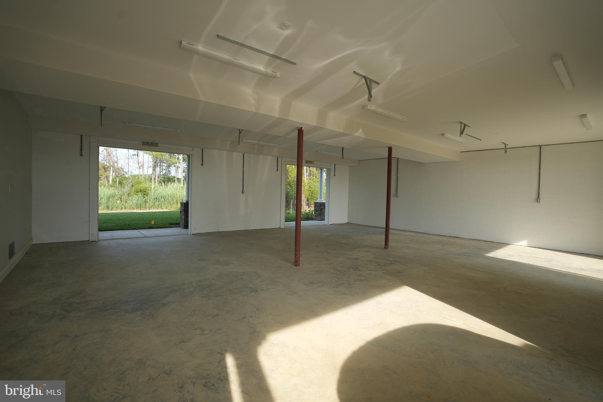16394 THOMAS ROAD