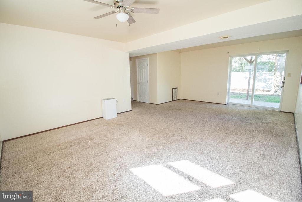 22209 LILAC WAY