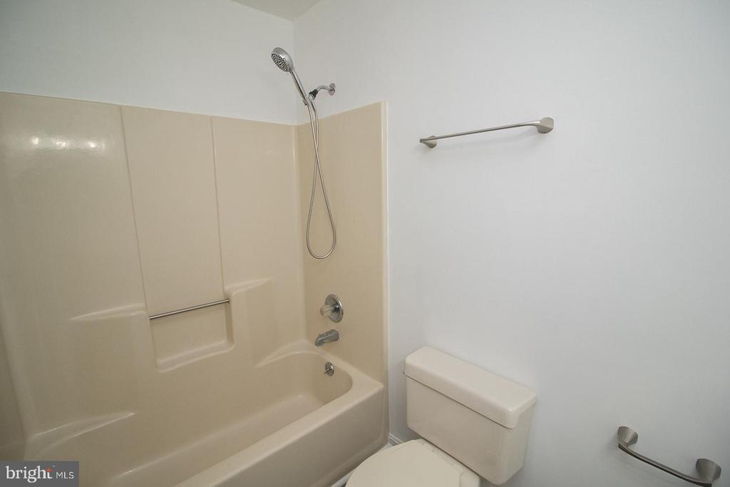 22209 LILAC WAY