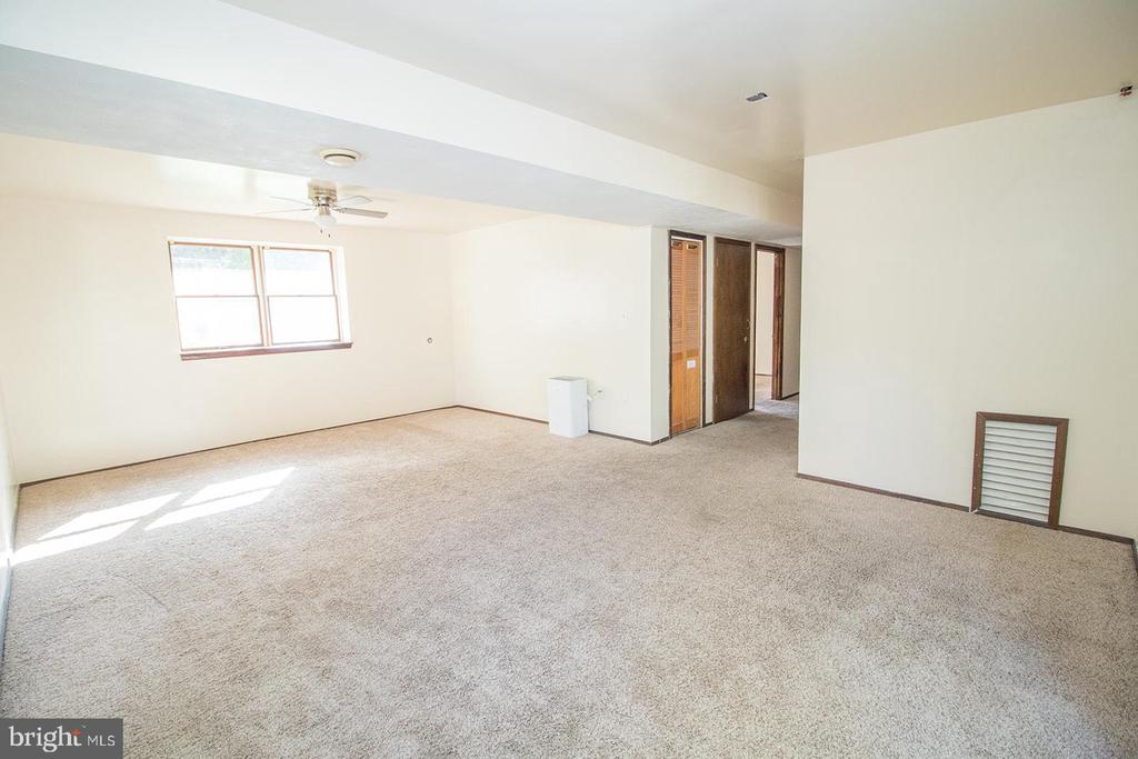 22209 LILAC WAY