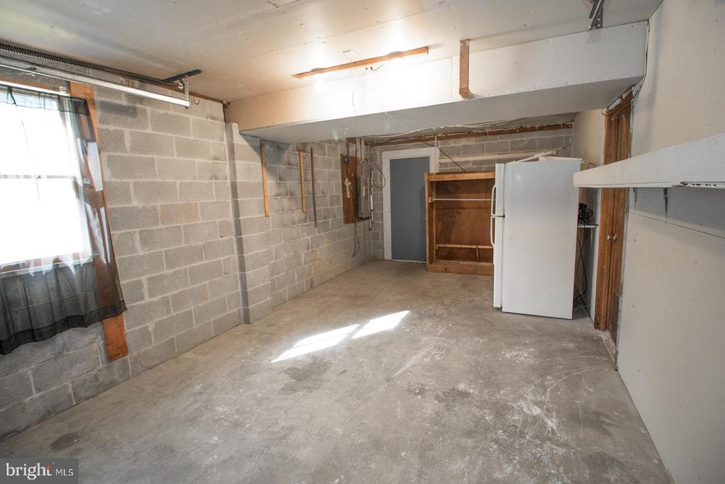 22209 LILAC WAY
