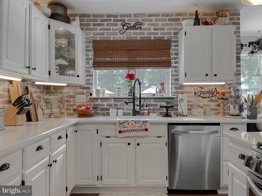22338 WHITE OAK ROAD