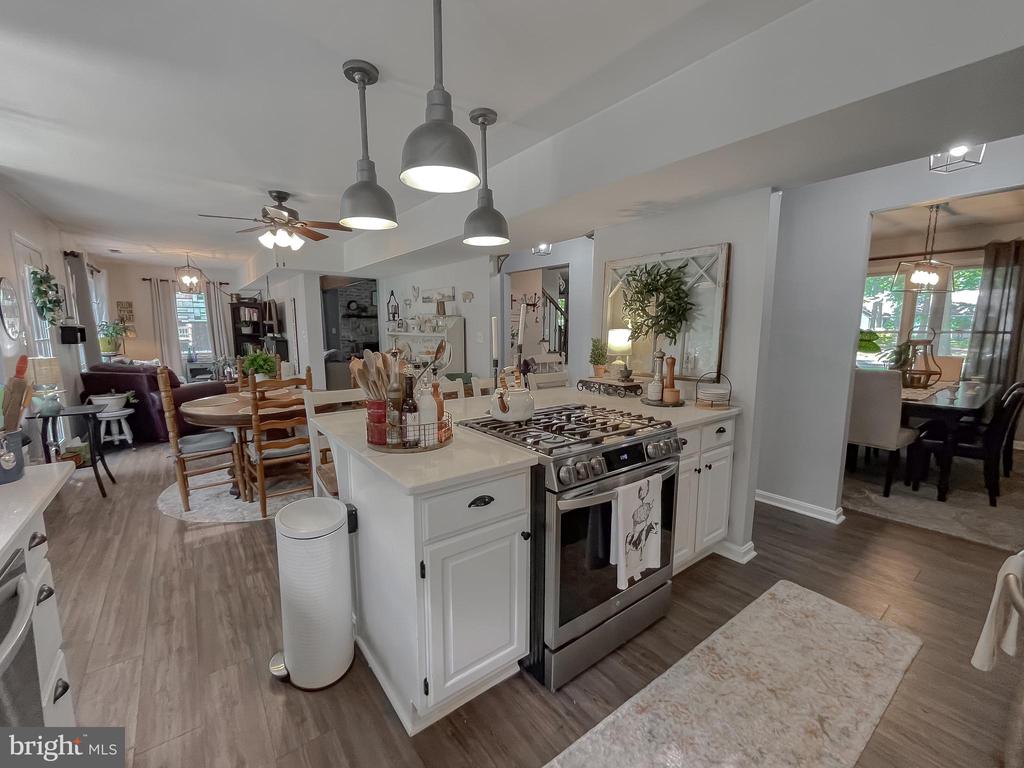 22338 WHITE OAK ROAD
