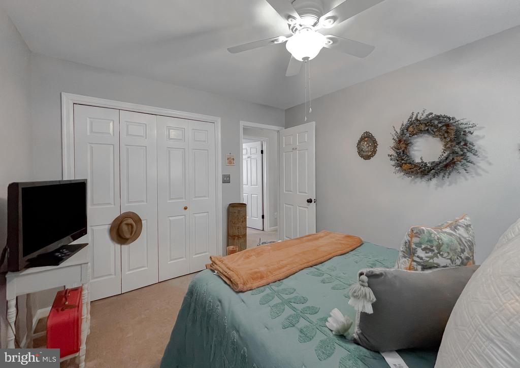 22338 WHITE OAK ROAD