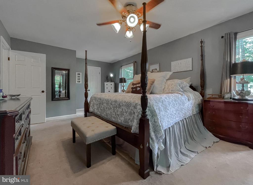 22338 WHITE OAK ROAD