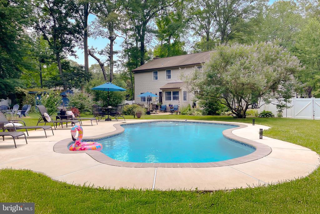 22338 WHITE OAK ROAD