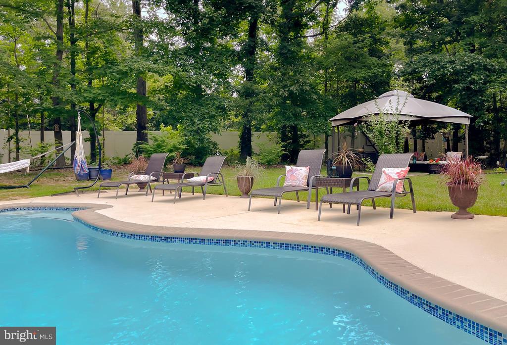 22338 WHITE OAK ROAD