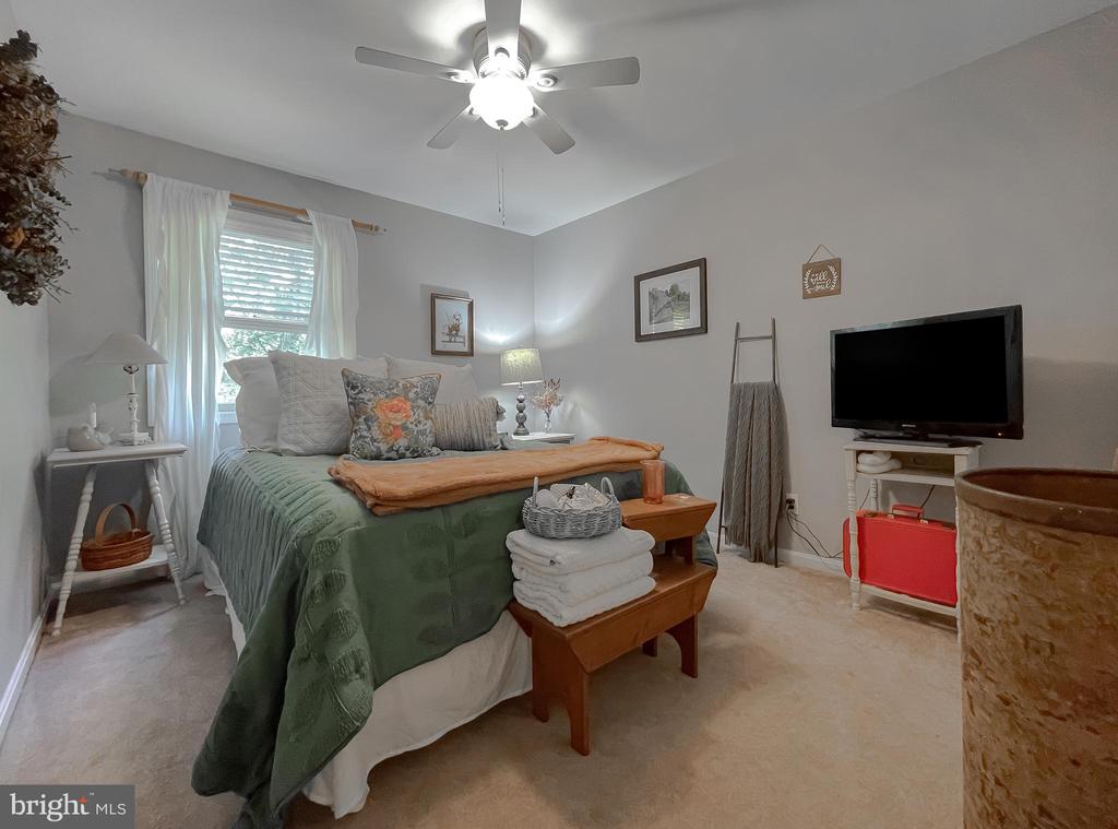 22338 WHITE OAK ROAD