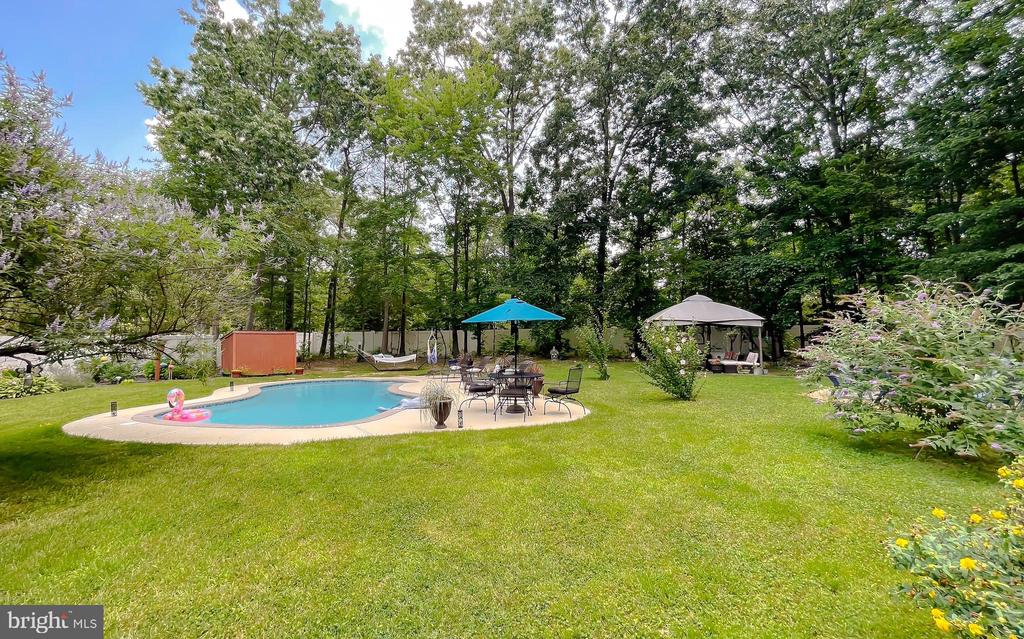 22338 WHITE OAK ROAD