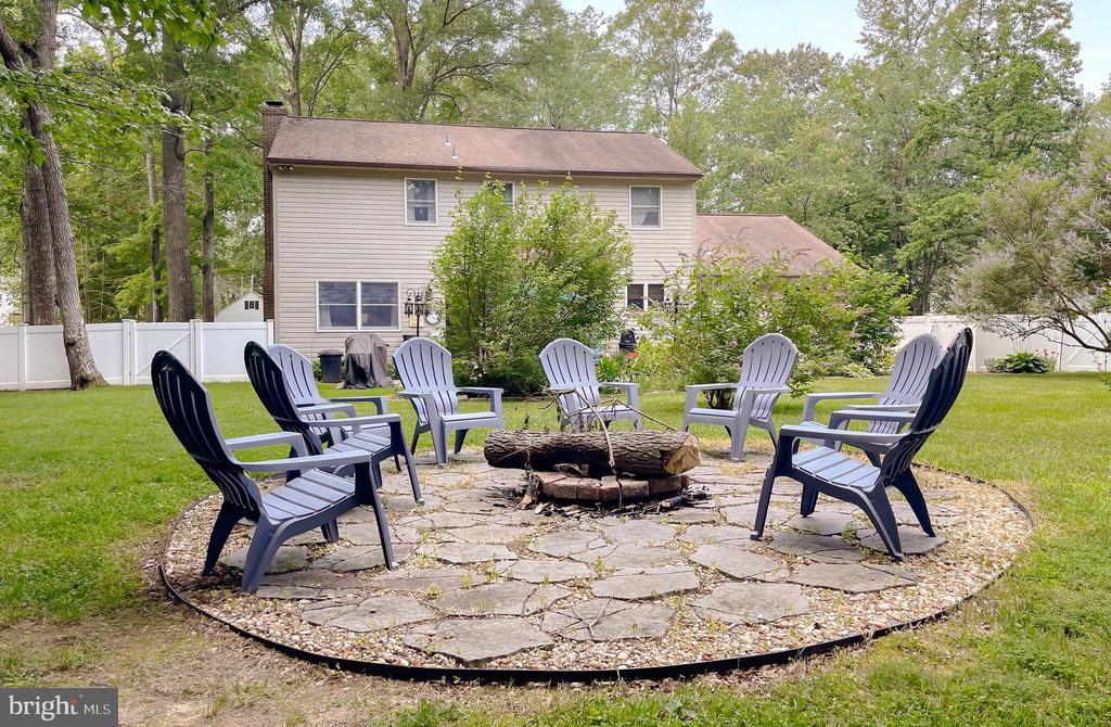 22338 WHITE OAK ROAD