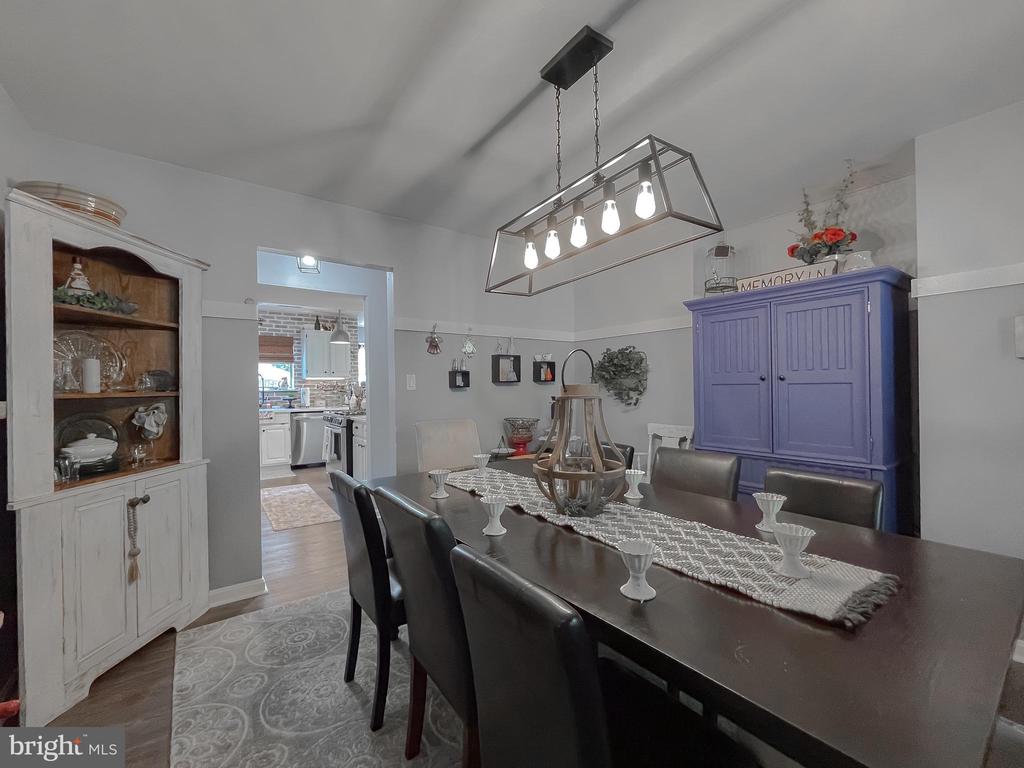 22338 WHITE OAK ROAD
