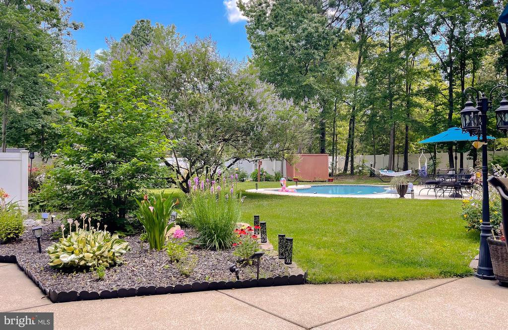 22338 WHITE OAK ROAD