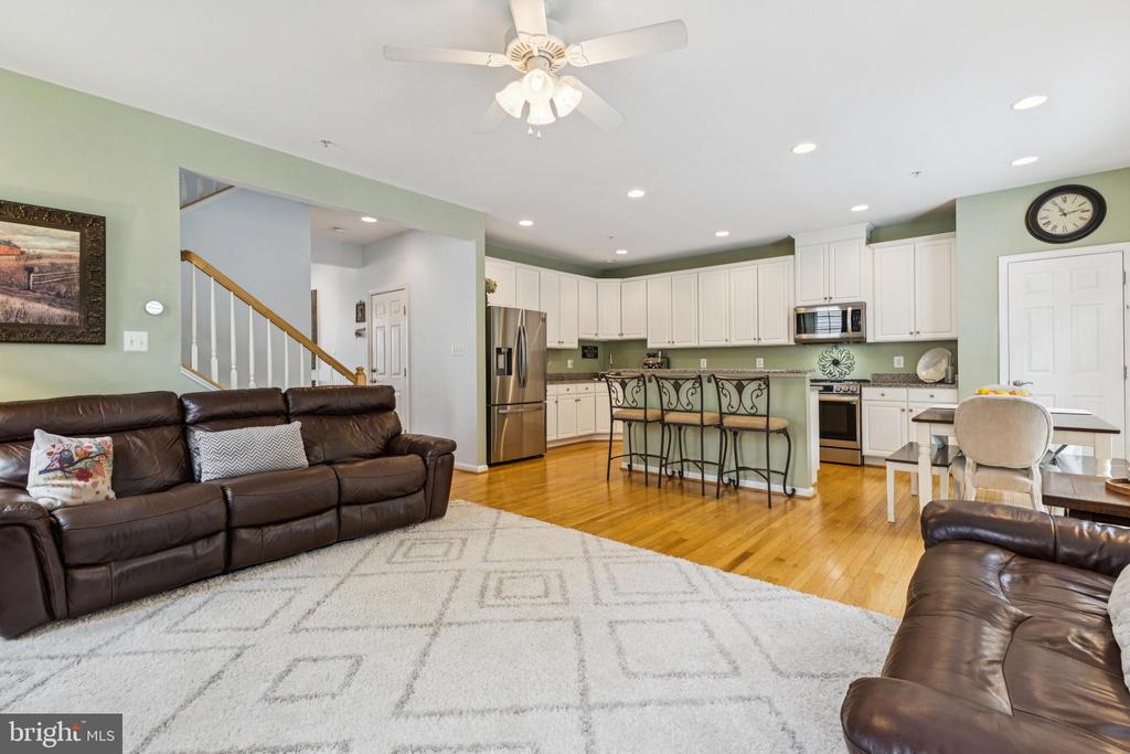43643 EVENING PRIMROSE COURT