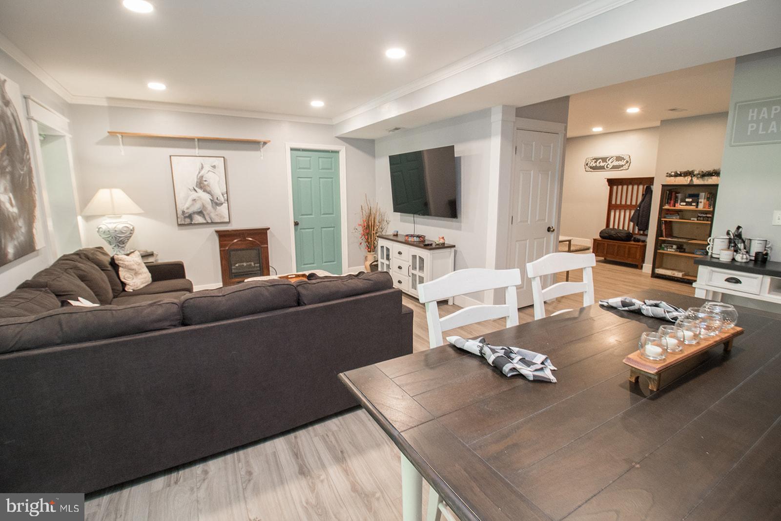 44906 GOLDEN EYE COURT