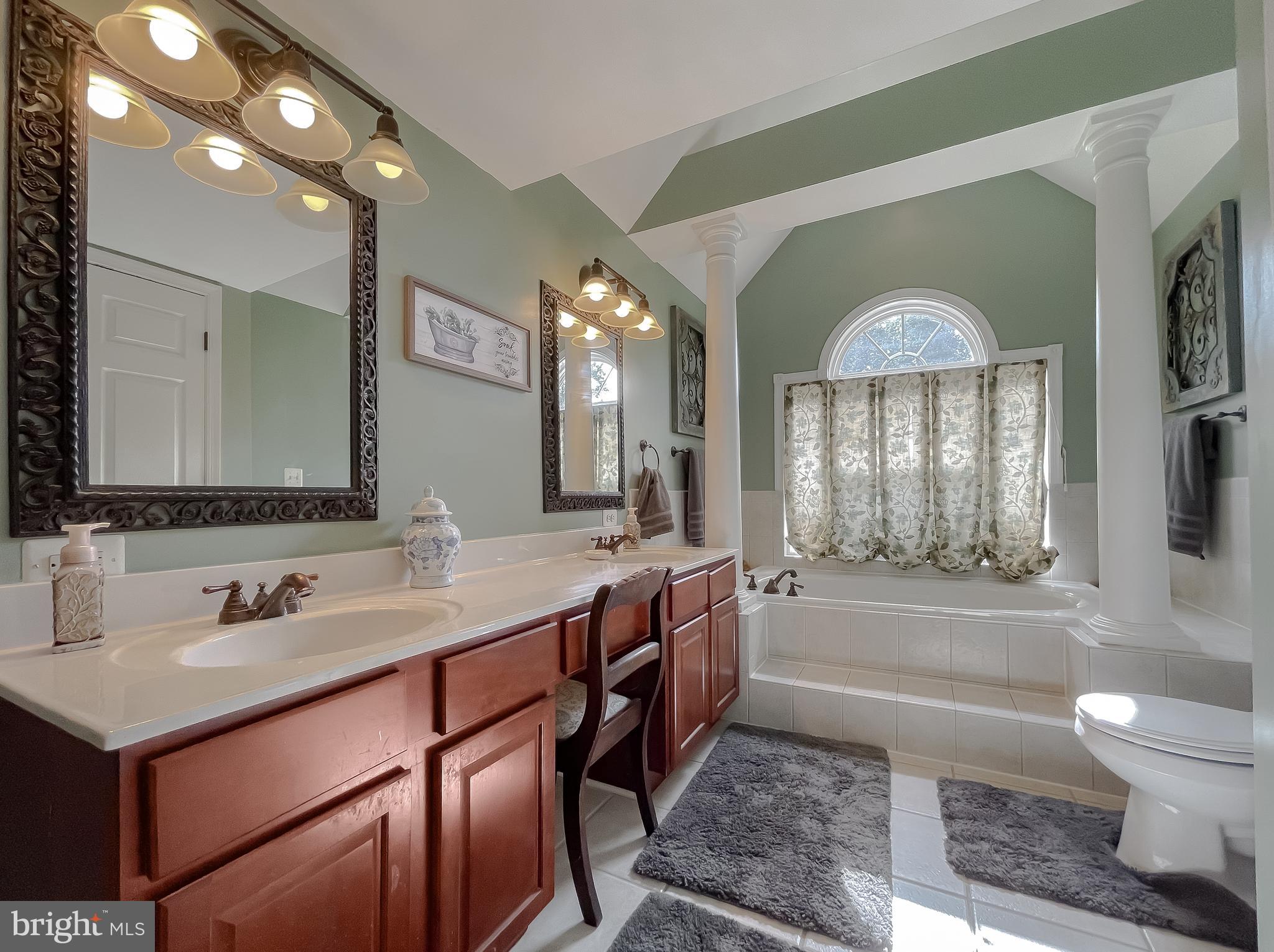44906 GOLDEN EYE COURT
