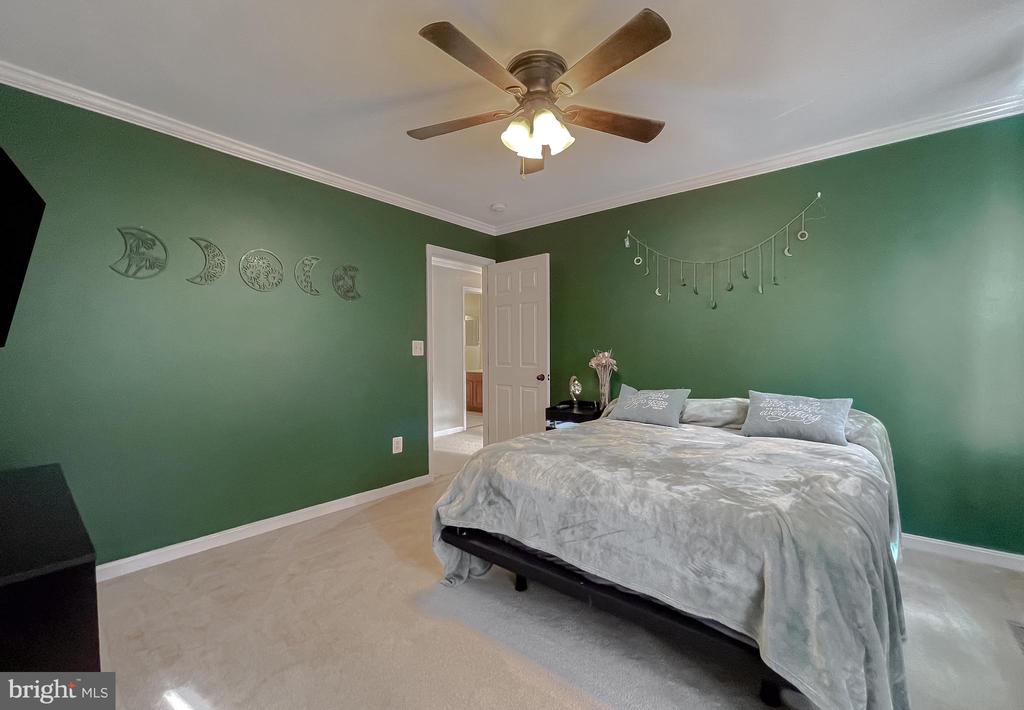 44906 GOLDEN EYE COURT