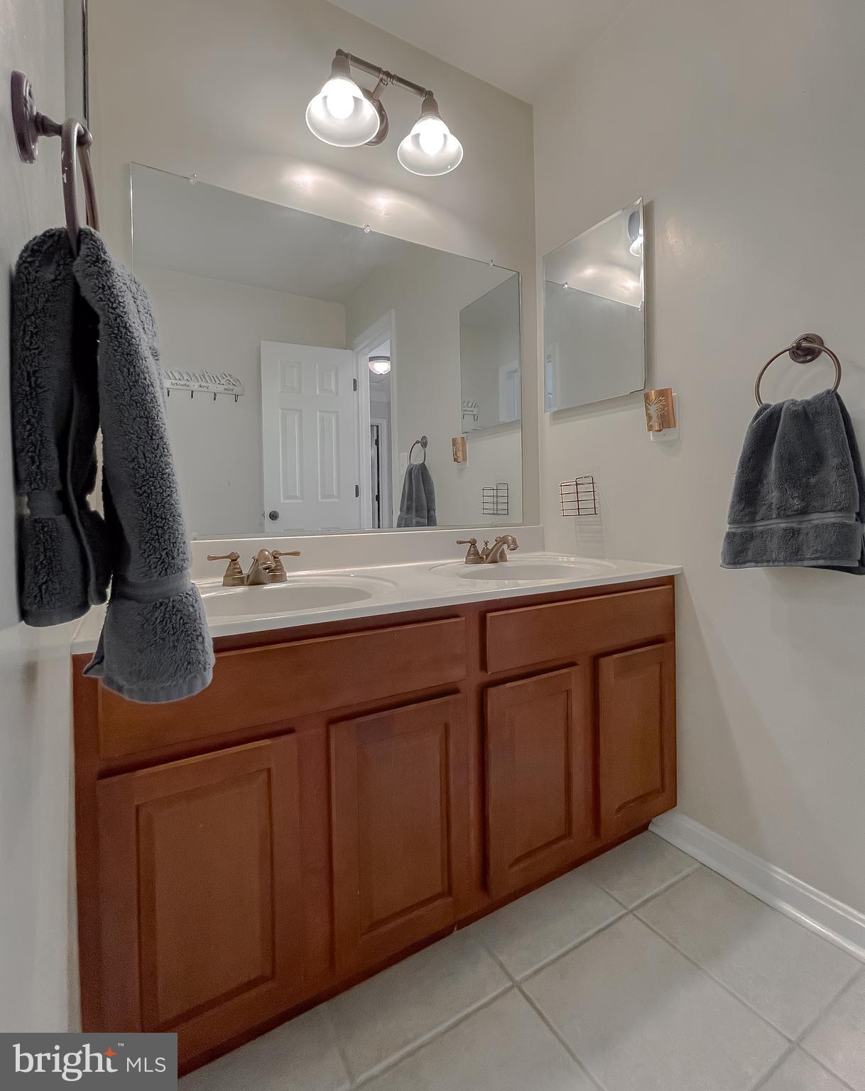 44906 GOLDEN EYE COURT