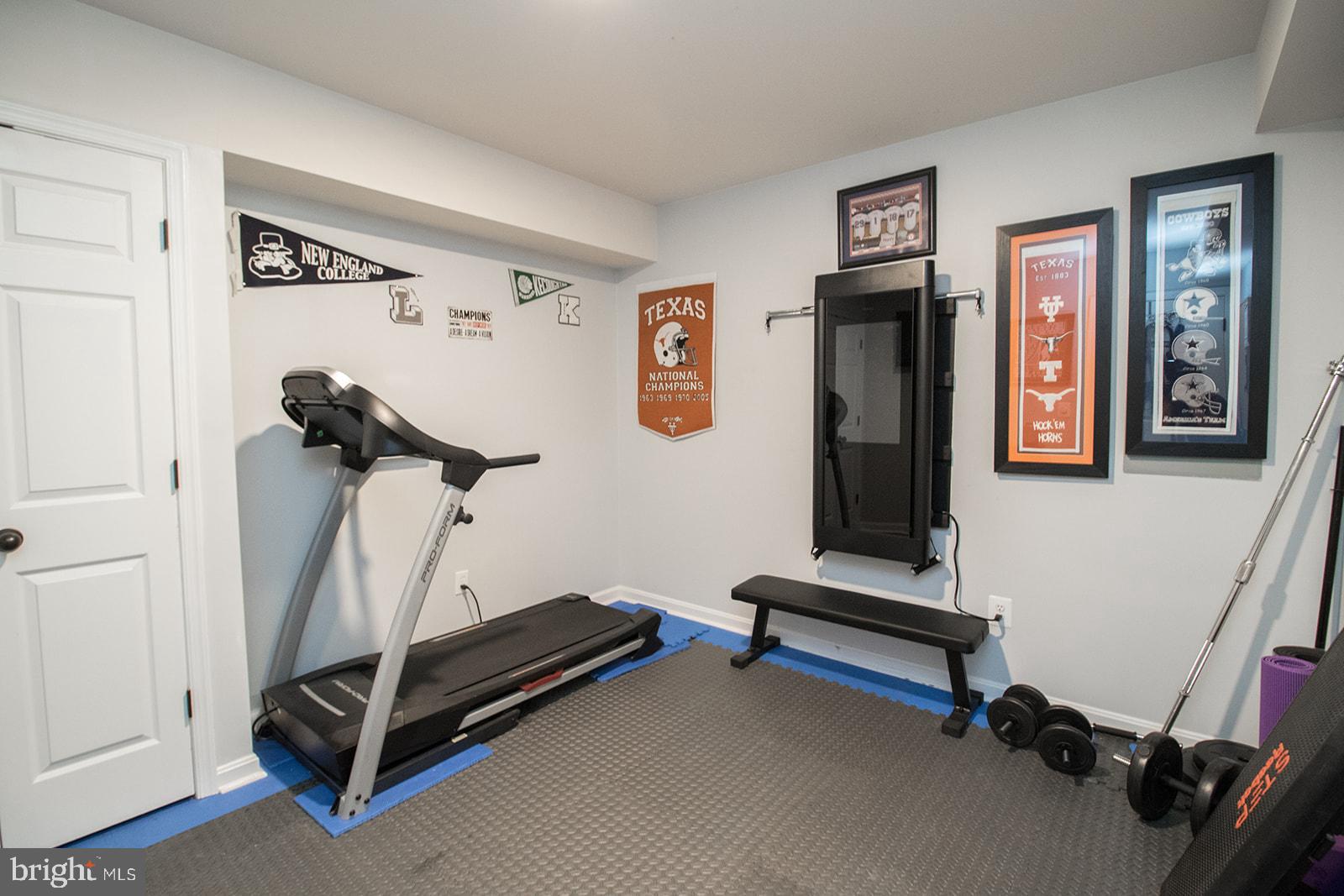 44906 GOLDEN EYE COURT