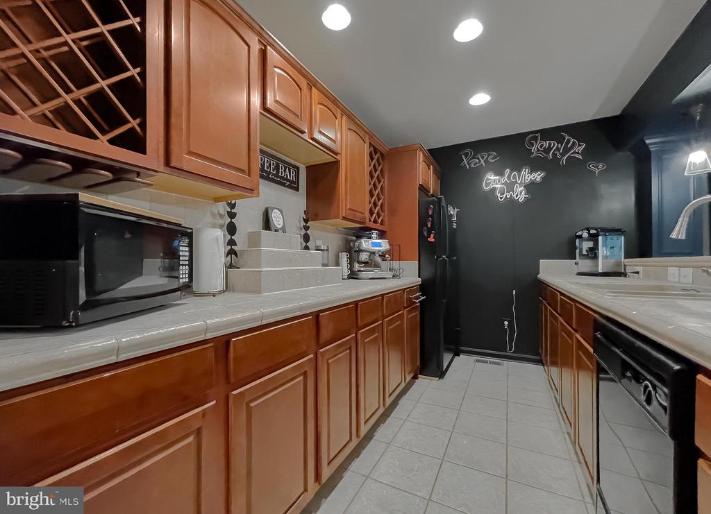 44906 GOLDEN EYE COURT