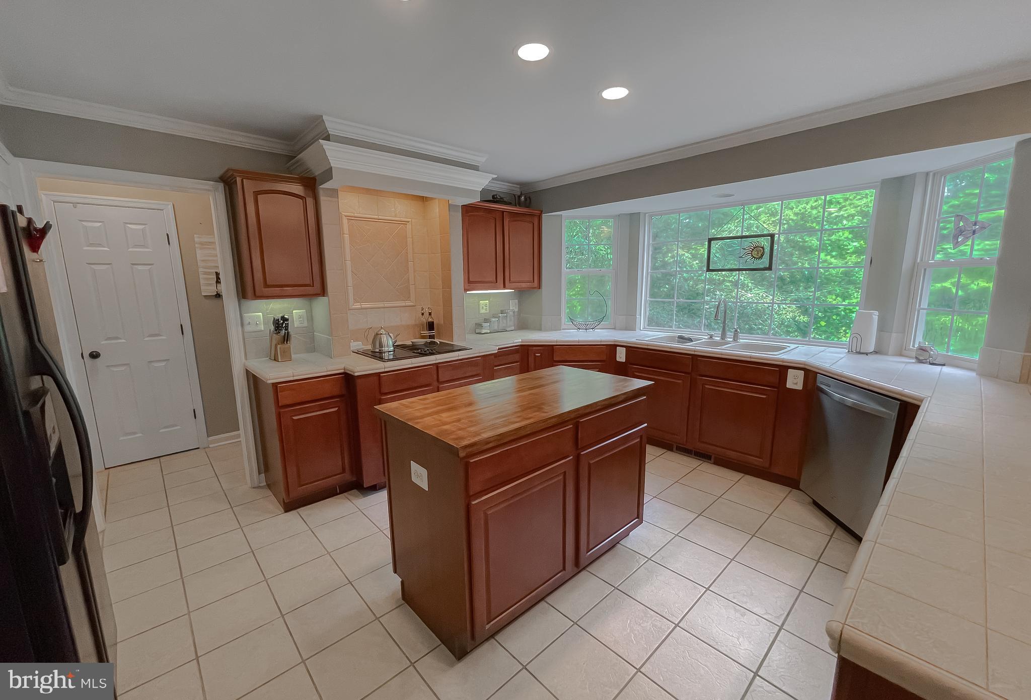 44906 GOLDEN EYE COURT