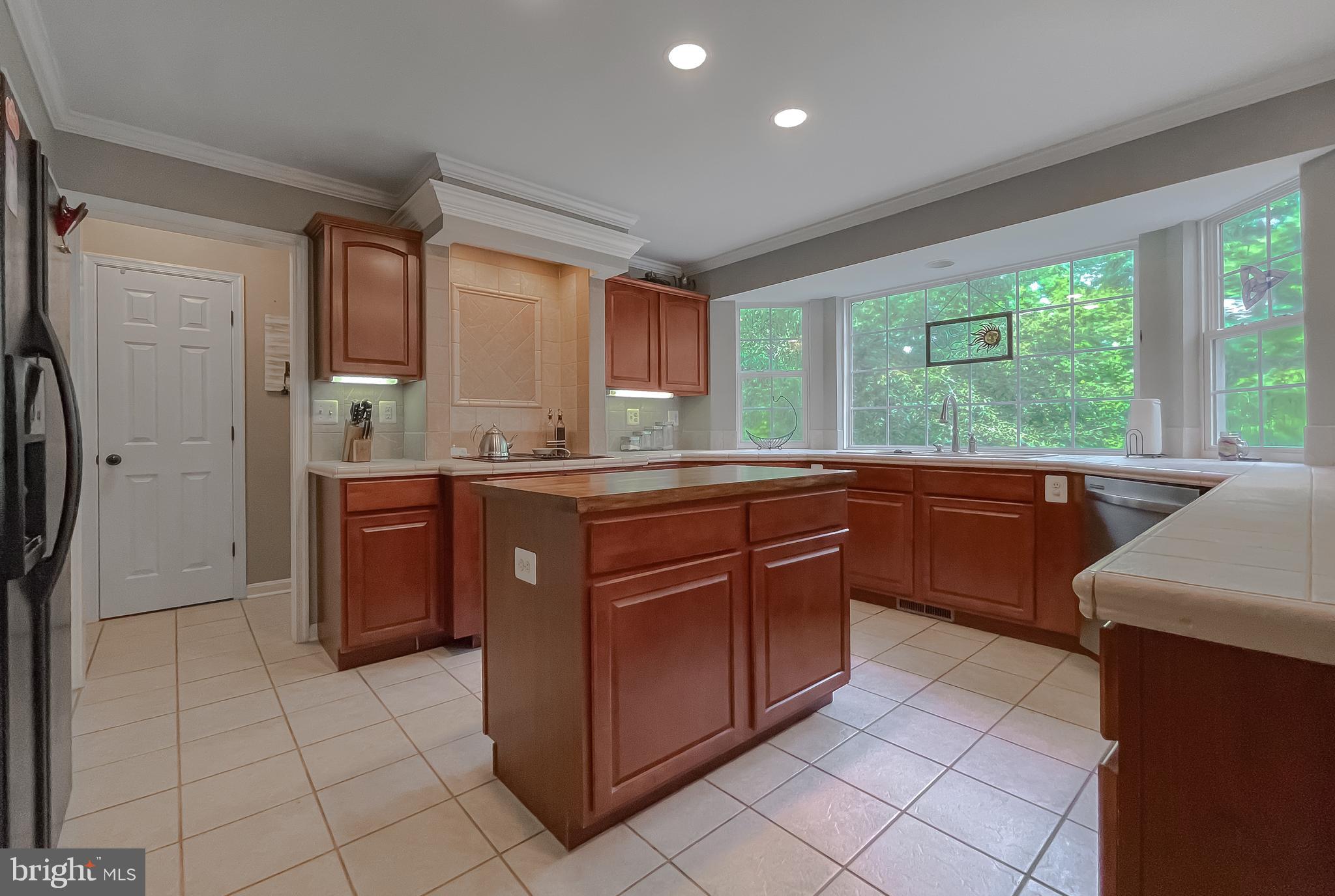44906 GOLDEN EYE COURT