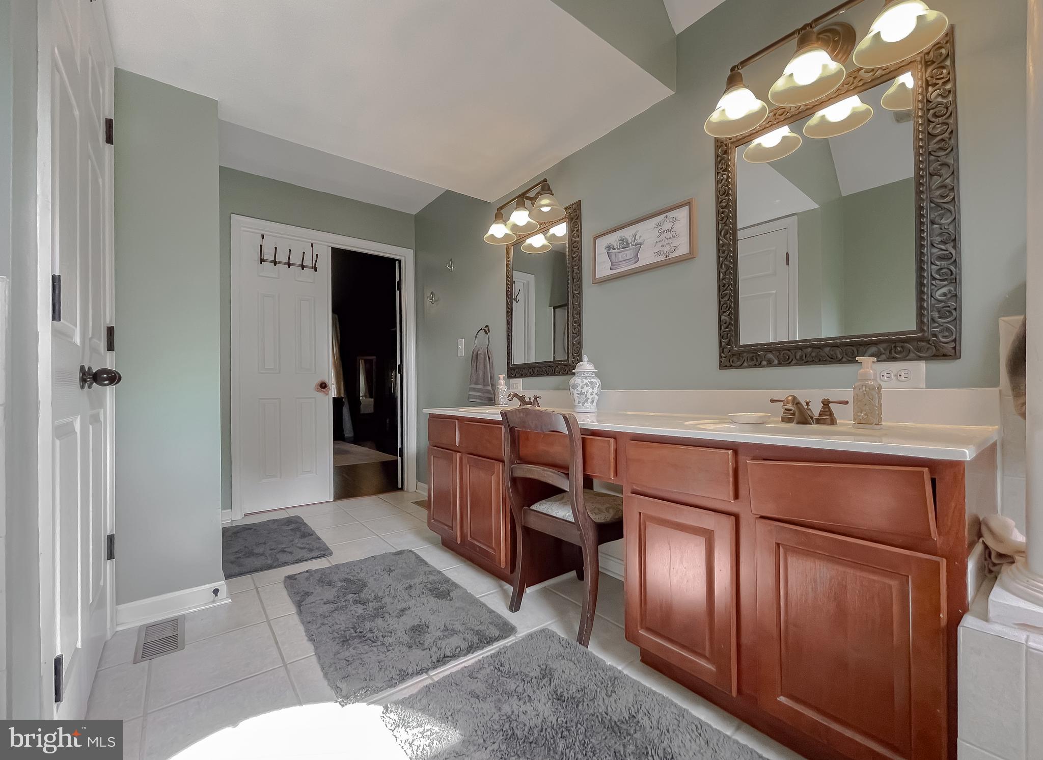 44906 GOLDEN EYE COURT