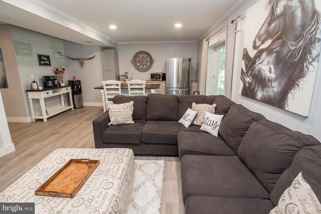 44906 GOLDEN EYE COURT