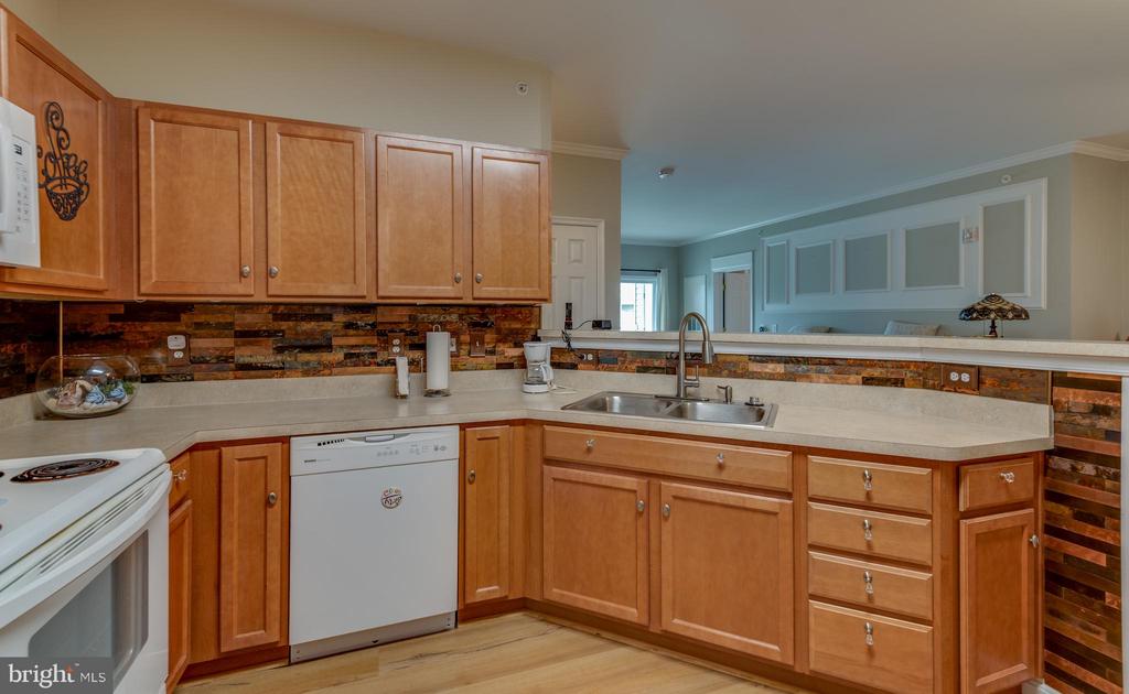 23560 F D R BOULEVARD Unit: 405
