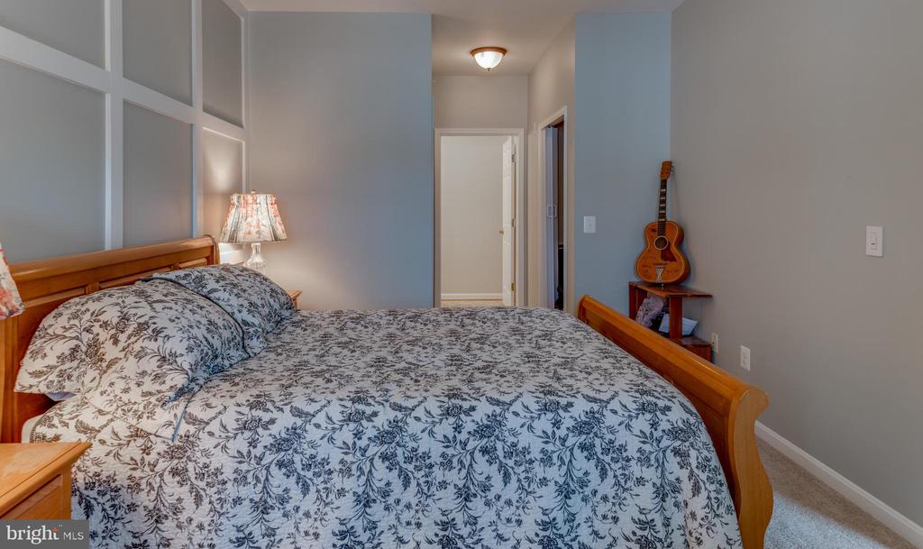 23560 F D R BOULEVARD Unit: 405