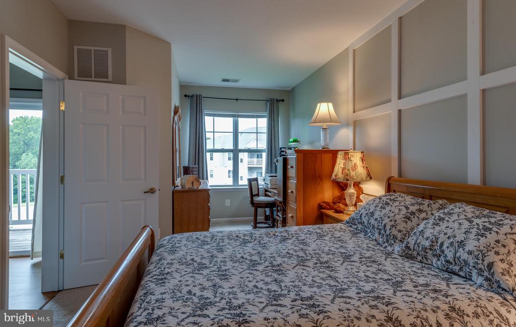 23560 F D R BOULEVARD Unit: 405