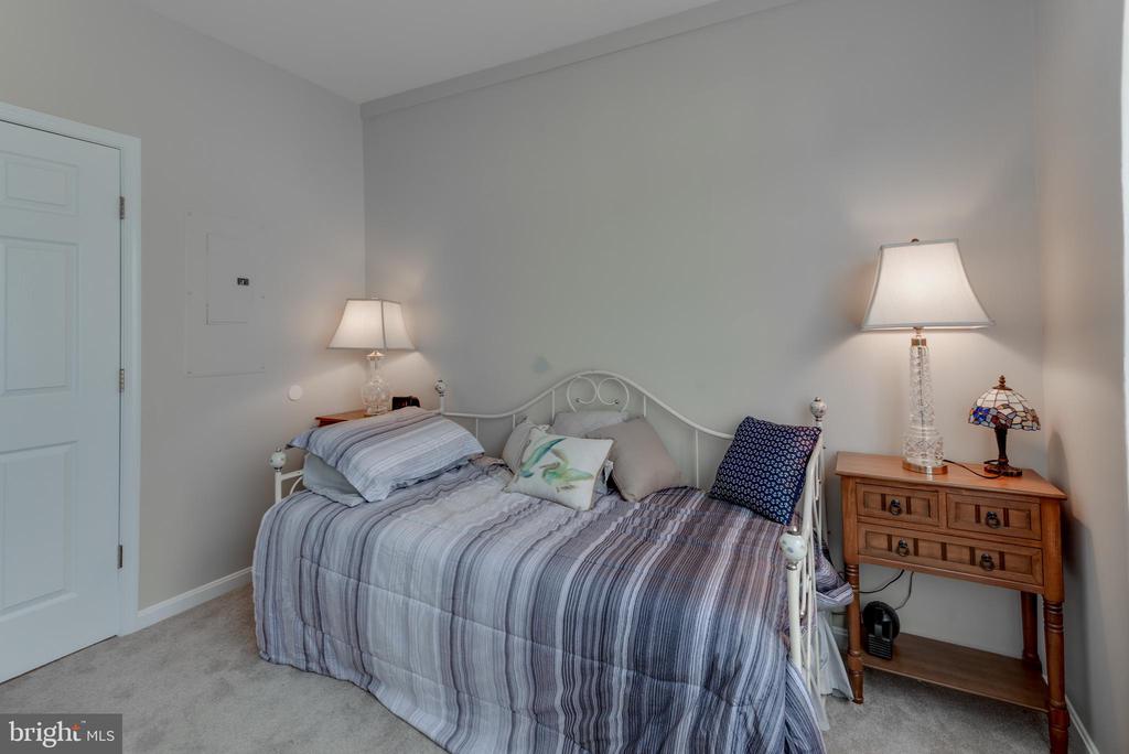 23560 F D R BOULEVARD Unit: 405