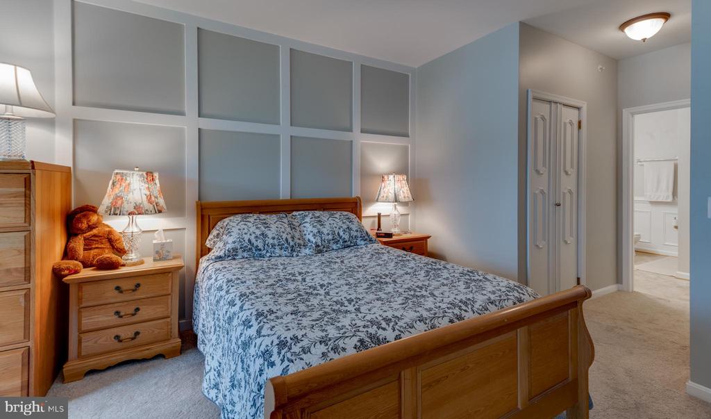 23560 F D R BOULEVARD Unit: 405