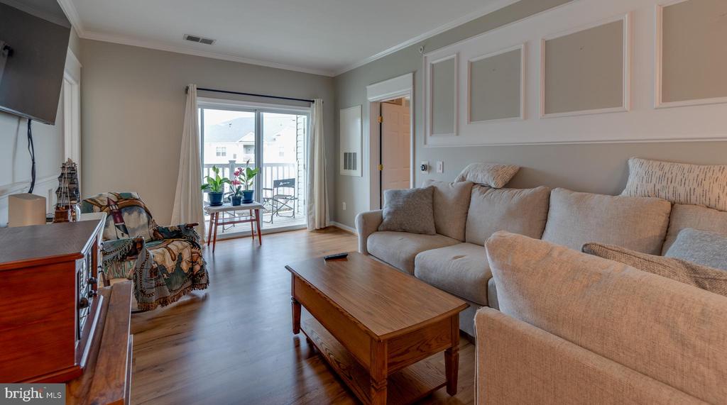23560 F D R BOULEVARD Unit: 405