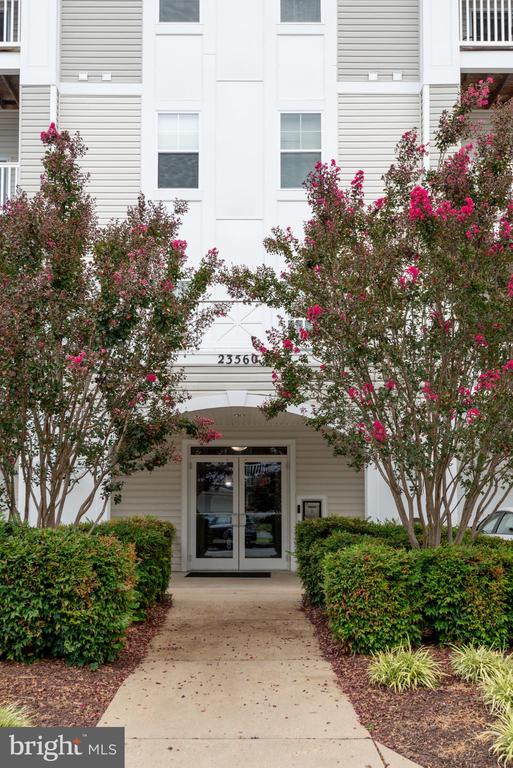 23560 F D R BOULEVARD Unit: 405