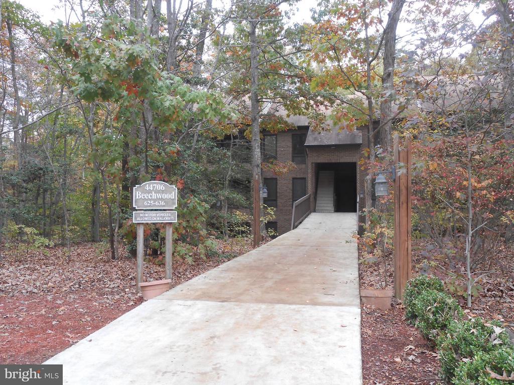44706 BEECHWOOD COURT 636 636